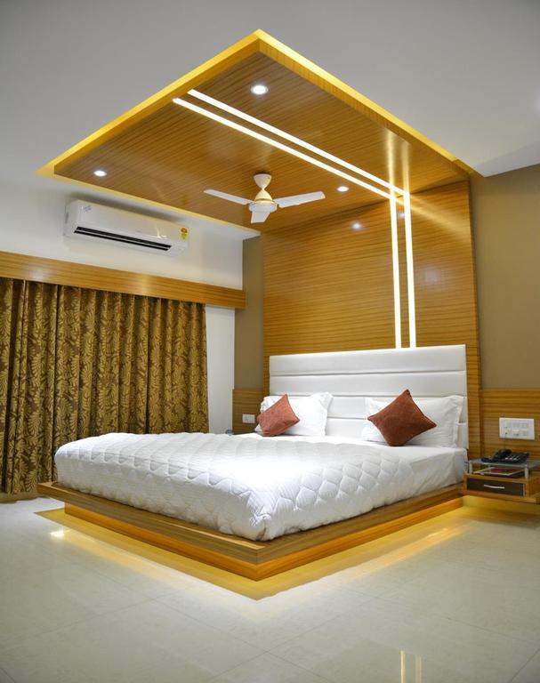 Hotel Corona Bharuch Habitación foto
