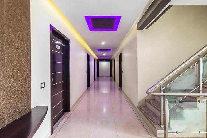 Hotel Corona Bharuch Exterior foto